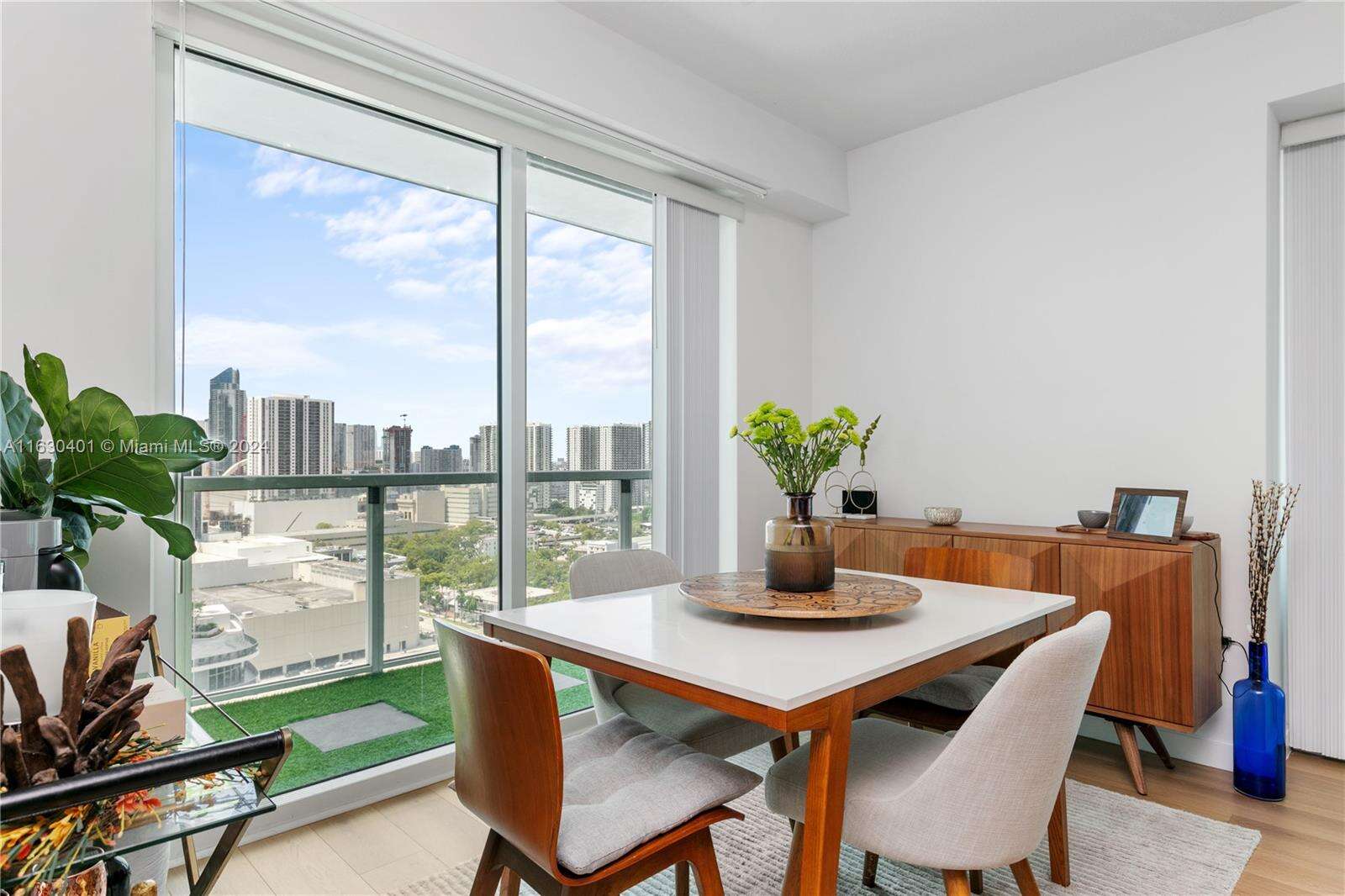 Quantum on the bay For Rent | Unit #2211